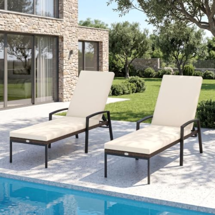 Rattan Lounge Set - Gartenmöbel-Set: 2 Rattan-Liegestühle, verstellbarer Poolside-Liegestuhl-Stil, beige